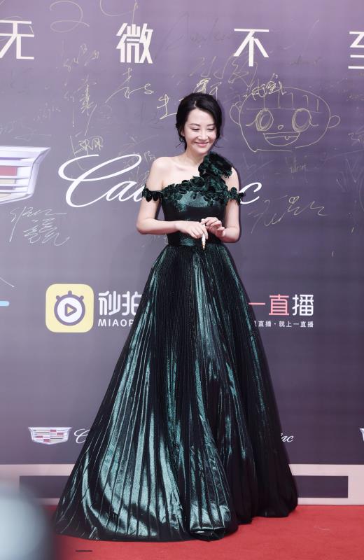 许晴 麻花辫 微博电影之夜,许晴 以少女力十足的