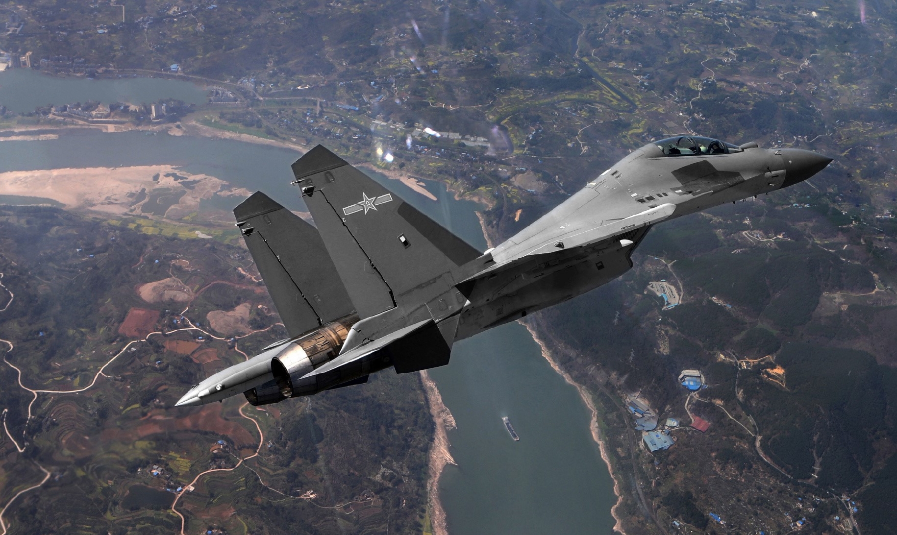 歼20进入战斗序列后,官方揭秘:四代机与三代机