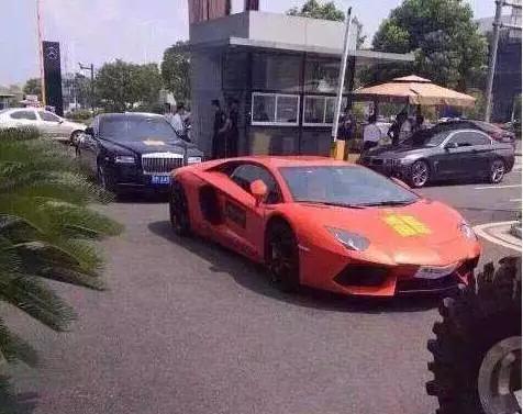 绍兴这家4S店摊上事了，蝙蝠车、兰博基尼、劳斯莱斯，3辆超级