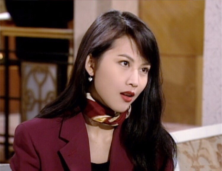 《甄嬛传》皇后娘娘蔡少芬年轻时的颜值秒杀现在的小花旦，太惊艳