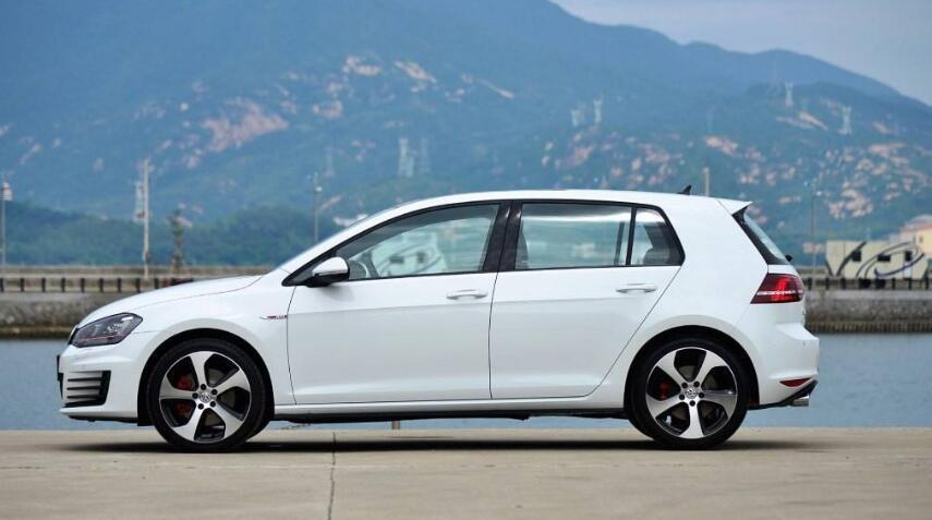 大众高尔夫、POLO同样价格你该如何选择?