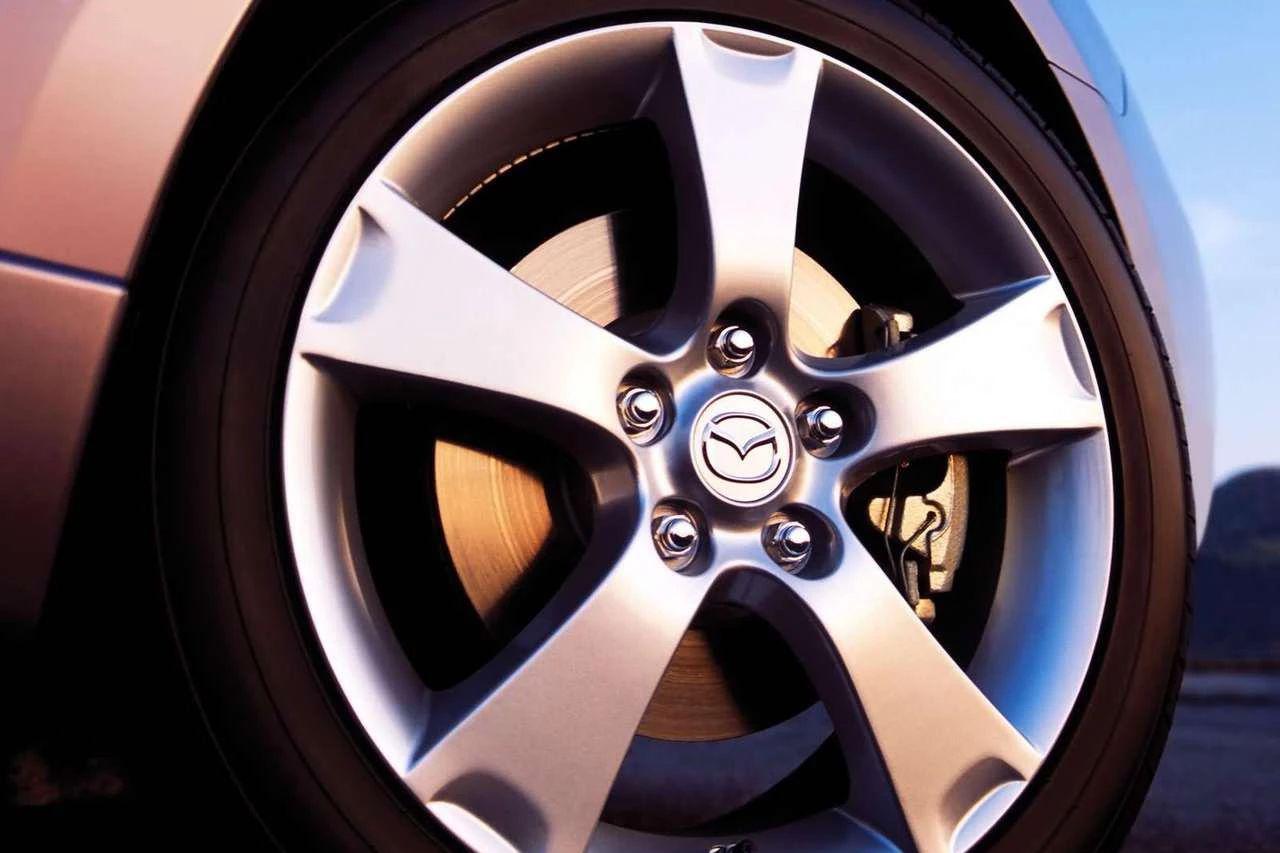 2006年“运动车型”的六大必备要素你还记得吗？提示：五幅轮圈！