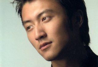 男明星的光头造型,霍建华吴亦凡帅气,但最Man的还是他