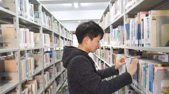 985大学生去工厂体验生活,工作一天便辞职,父