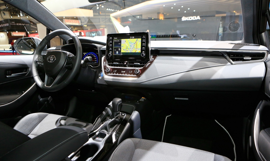 巴黎车展实拍|卡罗拉旅行版发布,看完后对全新卡罗拉满怀憧憬