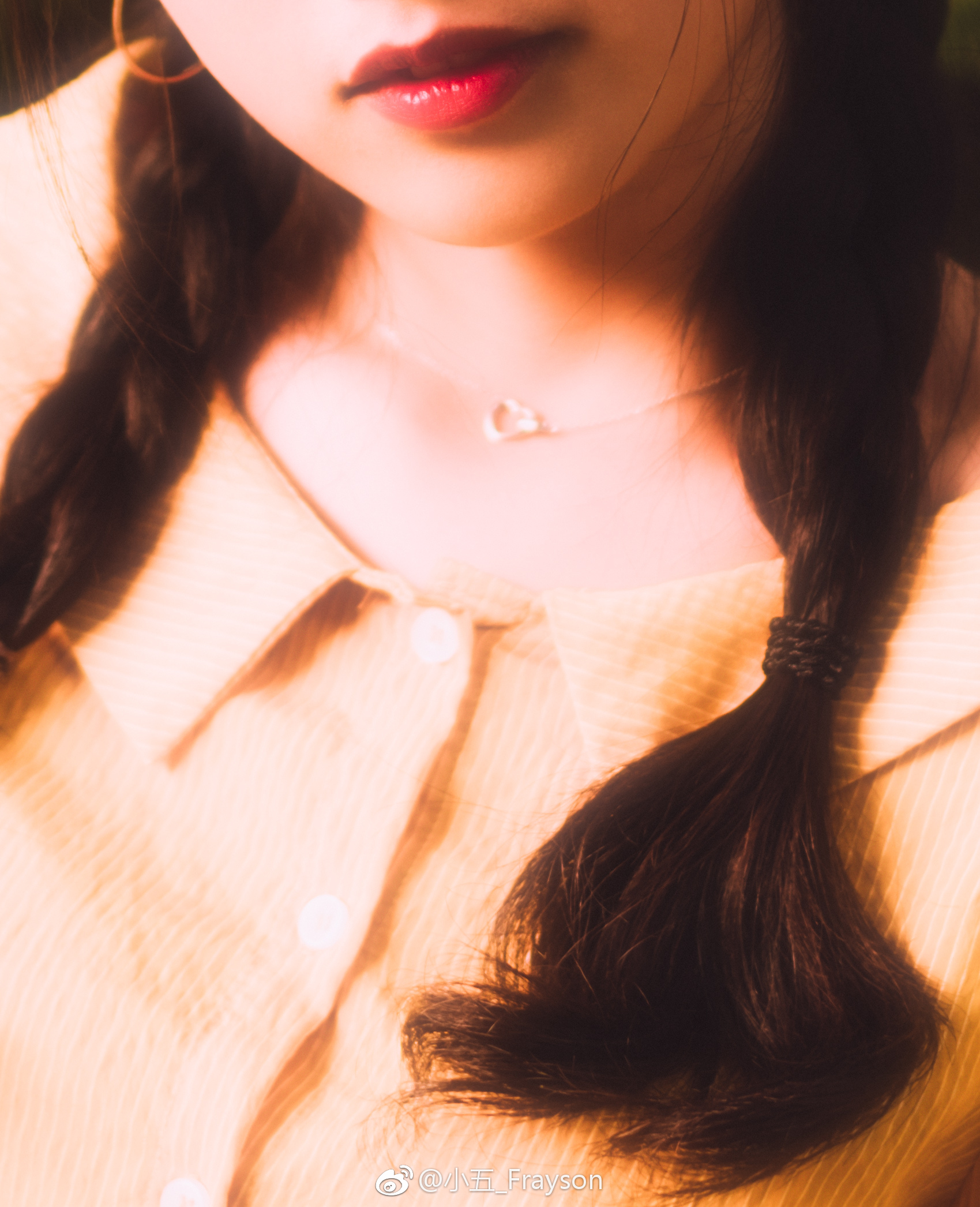 让晚风轻轻吹送了落霞 我已习惯每个傍晚去想