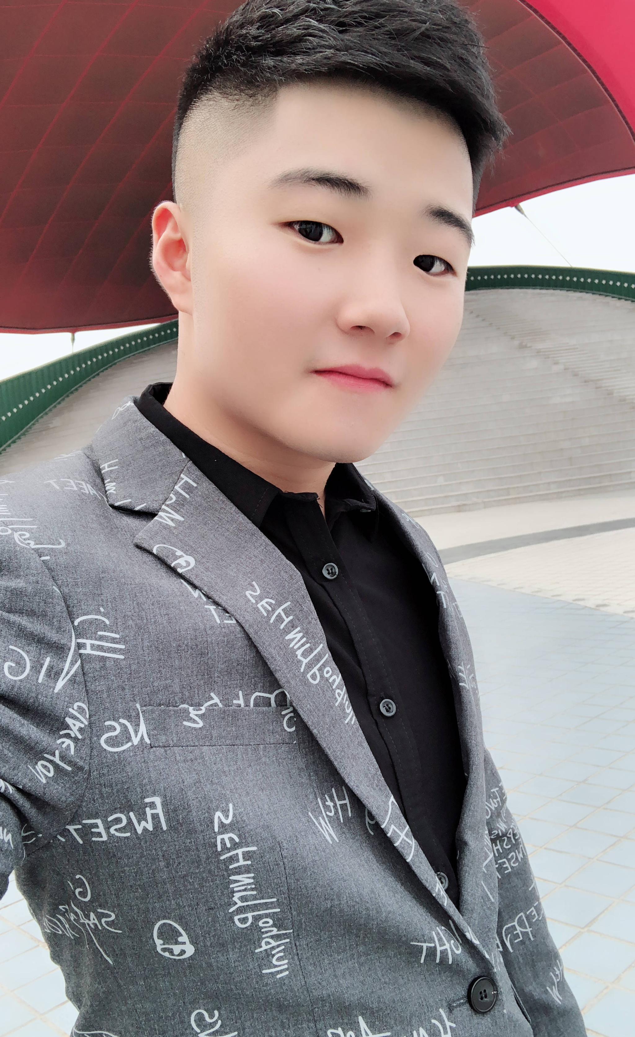 网红张二嫂和白小白两人不和,浩南是这样说的,网友:都
