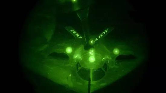 美国B2轰炸机飞一次多少钱,土豪憋住气不说话