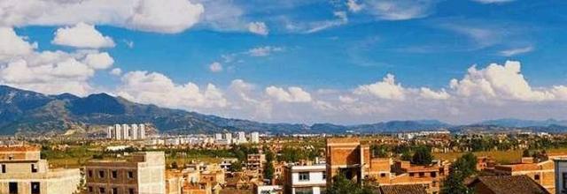 云南最穷的一个市, 穷的一塌糊涂