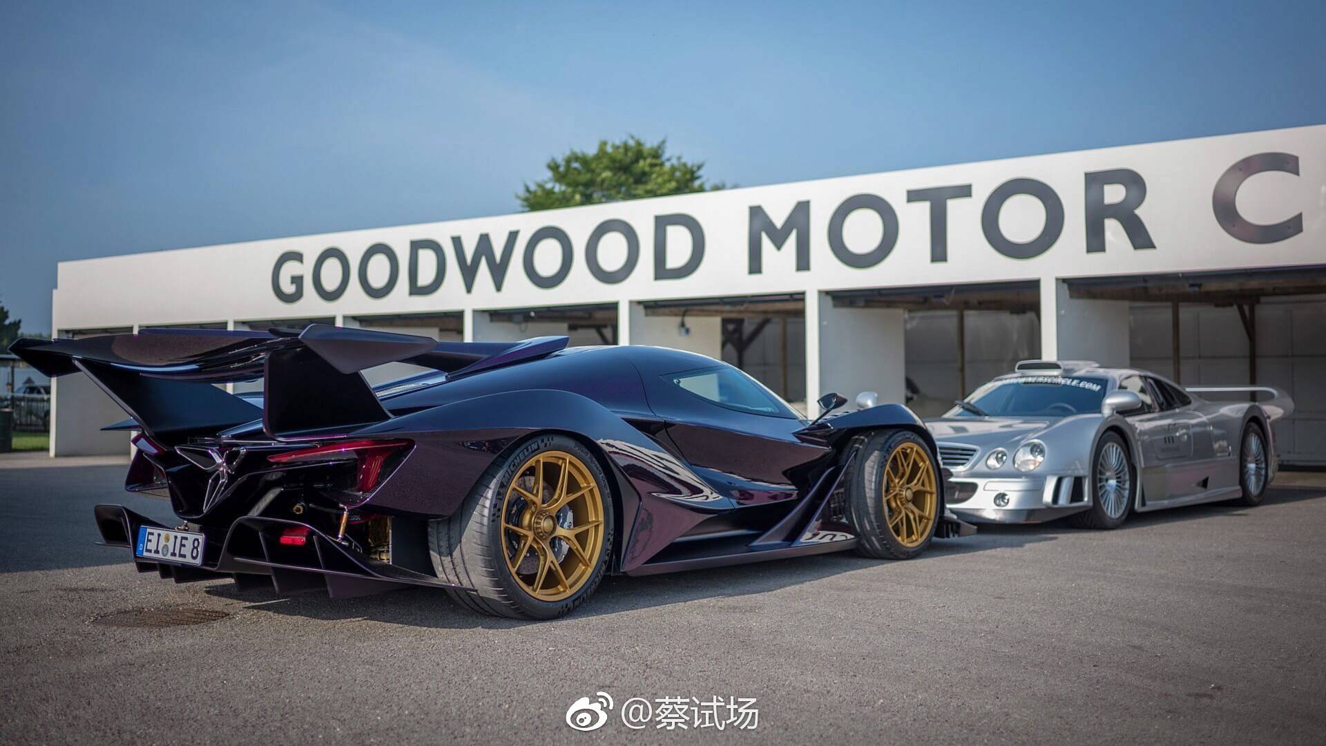 Apollo IE vs. 奔驰CLK GTR (Motor1)