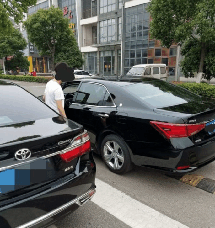 朋友告诉我奥迪烧机油, 宝马漏机油, 无奈只能放弃它们提了这车