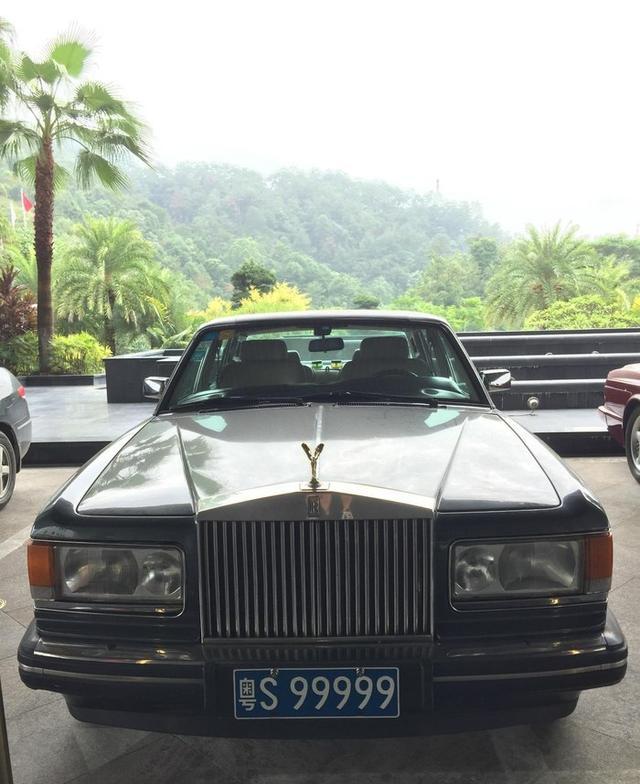 大陆保存最完好的80年代劳斯莱斯,车牌可以买辆宝马7系了!