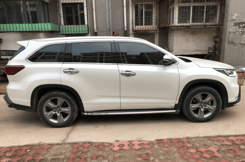 喜提汉兰达, 车主: 空间足够大, 但是配置真心寒酸