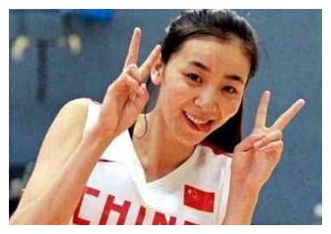 中国女篮最美的队员是谁呢？作为球迷的我们非常高兴，非常自豪