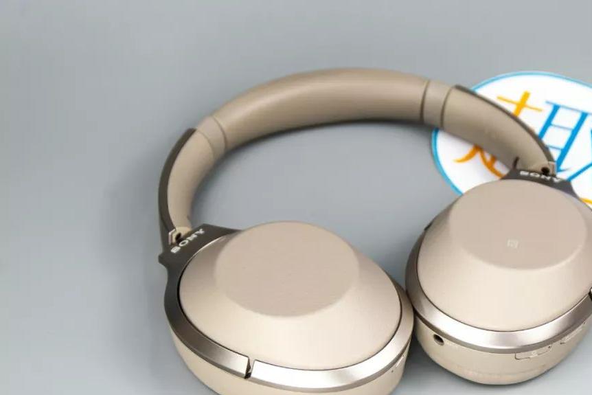 降噪新标杆SONY\/索尼WH-1000XM2头戴式降