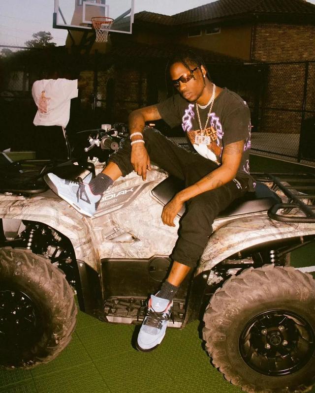 travisscott手机壁纸,travisscott壁纸 潮流travisscott发新专卖周边少不了金小小妹来助推