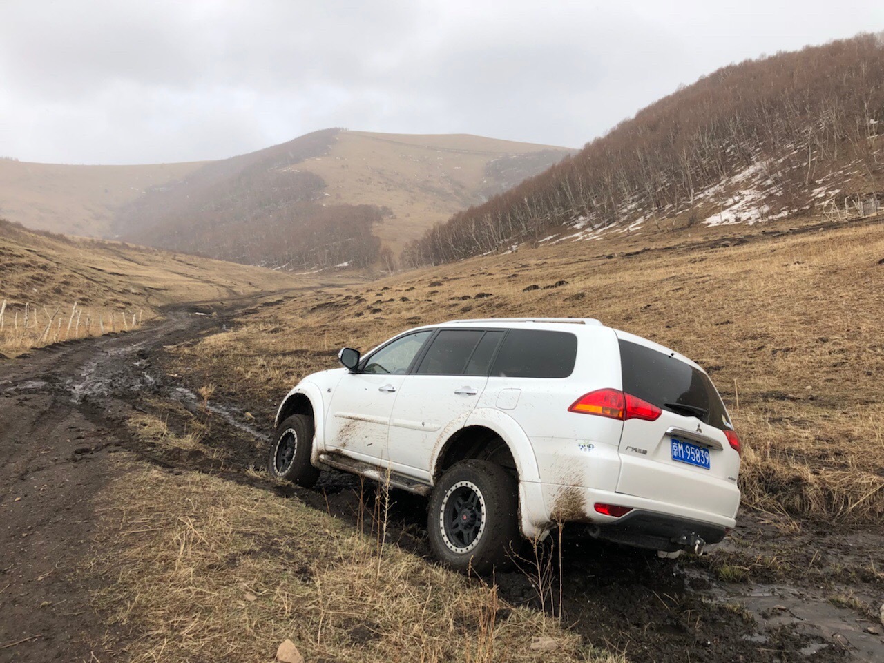 自从上次出门执行哈弗H9越野选题遭遇陷车之后下定决心装个绞盘