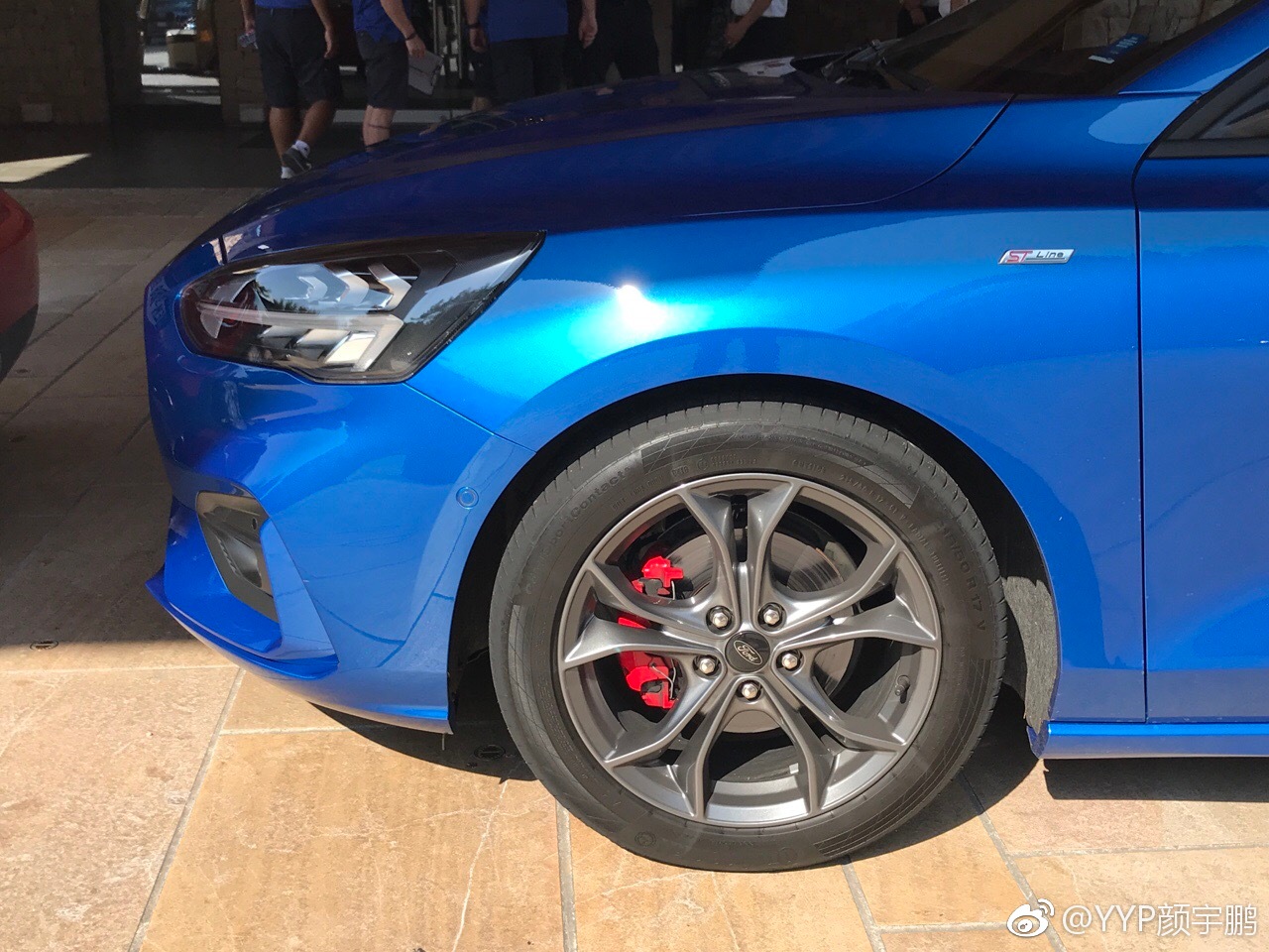 这两天试驾了三款新福克斯,挨个说一下。先是