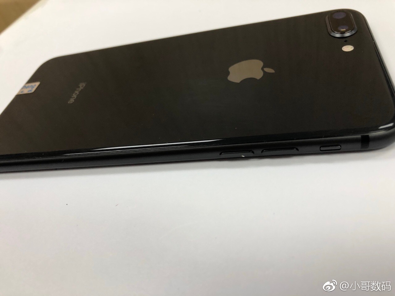 苹果8多少钱256g 57e1-hhhczfa4843079.jpg