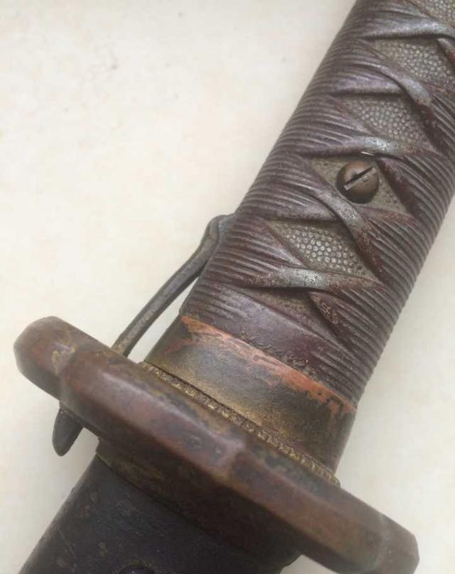 古代刀剑入鞘之后为什么不会掉出来? 它们是用