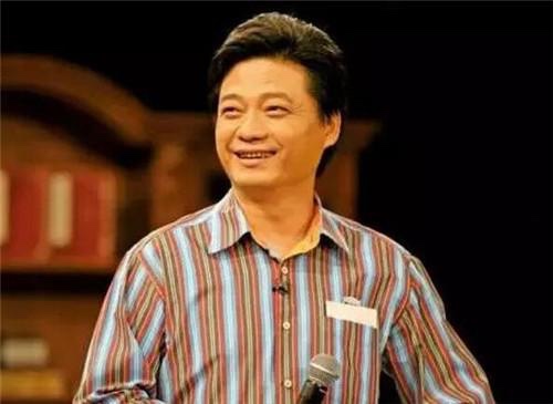 黄毅清开撕崔永元出轨和反H,这波杠精之争你站