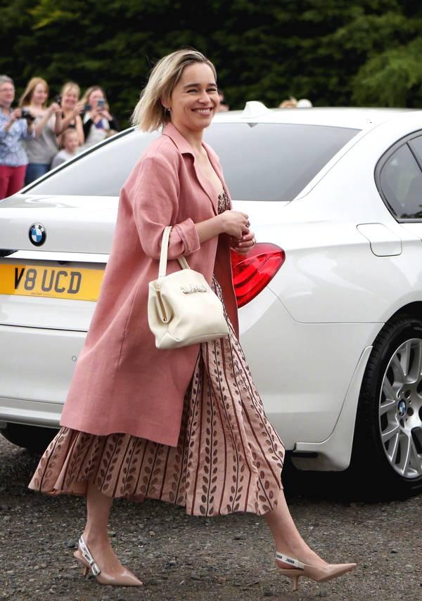 《权力的游戏》雪诺和耶哥蕊特结婚了,三傻好