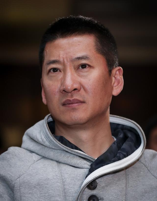 周杰为什么退出娱乐圈?用他本人的话说:不肯低