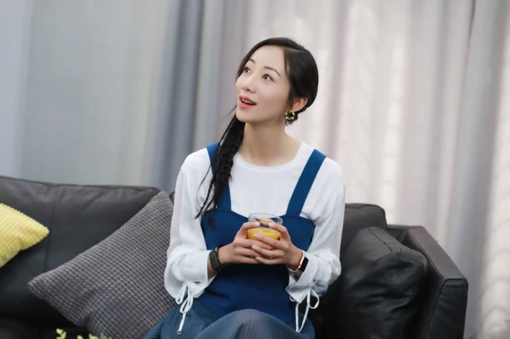 继韩雪之后，又一女星身世背景被曝光，网友：有才又努力的典范！