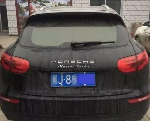 开“保时捷”去洗车, 却被一眼识破, 师傅: 谁的众泰挪下车