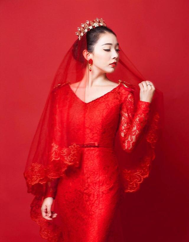 时尚搭配 中国红漂亮的新娘子