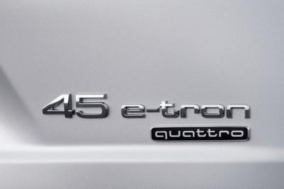 轴距3米,最大续航1070km,2.0T+8AT,80万买奥迪混动大SUV?