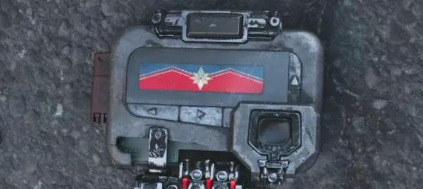 重伤钢铁侠抓过灭霸,首支预告打败《黑豹》,《