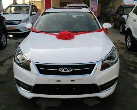 这款国产车不比速腾差！笼式车身+高强度钢材，尤其是底盘真心稳