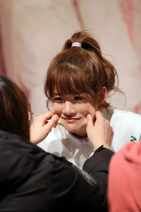 爱豆签售会上的这些行为为何会招来那么多反感