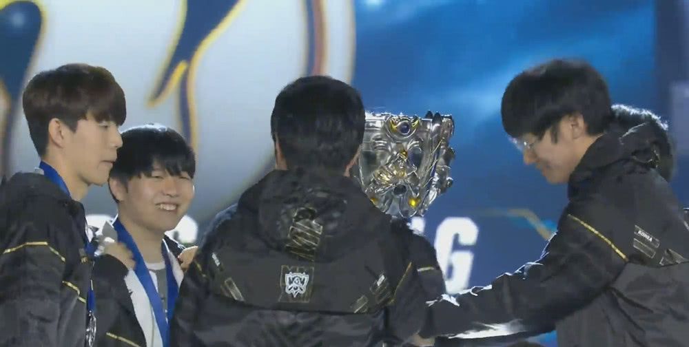 IG夺冠创造新历史:全球唯一Ti和S双冠俱乐部!