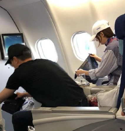 赵丽颖冯绍峰领证结婚成事实,怀孕真相也渐渐