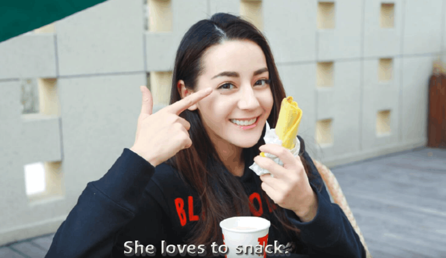 外国友人这样评价迪丽热巴的颜值:中国很罕见