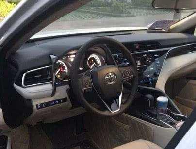 丰田八代凯美瑞18万起, 配2.0L油耗4毛, 销量吊打雅阁