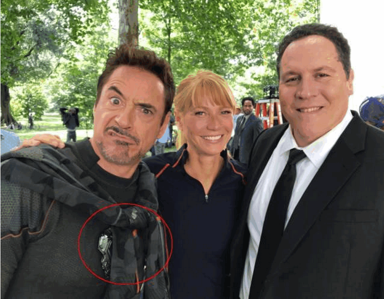 《复联4》中钢铁侠的胸前反应炉有修真风,对付灭霸不认真不行!