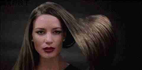 开心段子:女友去称体重,刚站上去,体重秤就飙升