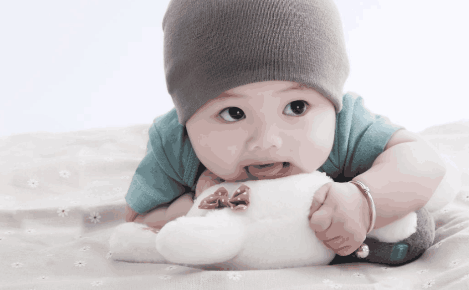 宝宝发育迟缓, 会在4个月时有这3种表现, 宝妈