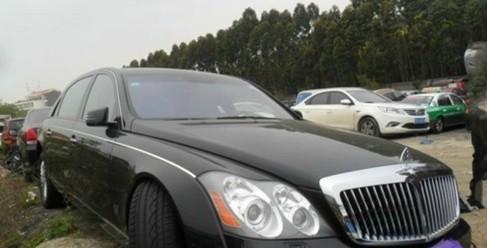 千万迈巴赫擦到护栏, 仅受轻伤, 保险公司却要一分不少赔全车!