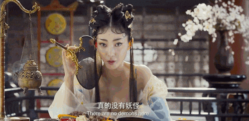 王丽坤：六岁打老师，十岁被烫伤继续念书，素颜女神的疯癫人生