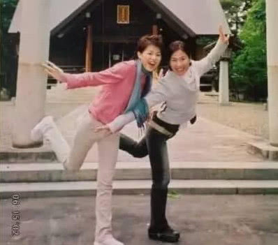 叶璇与胡杏儿合照吓人,网友:脸全僵了