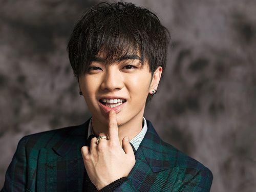 华晨宇胃疼坚持录节目,声音缥缈穿透,网友:心疼