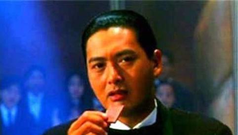 赌神周润发为啥能在赌坛上战无不胜?摸玉戒动