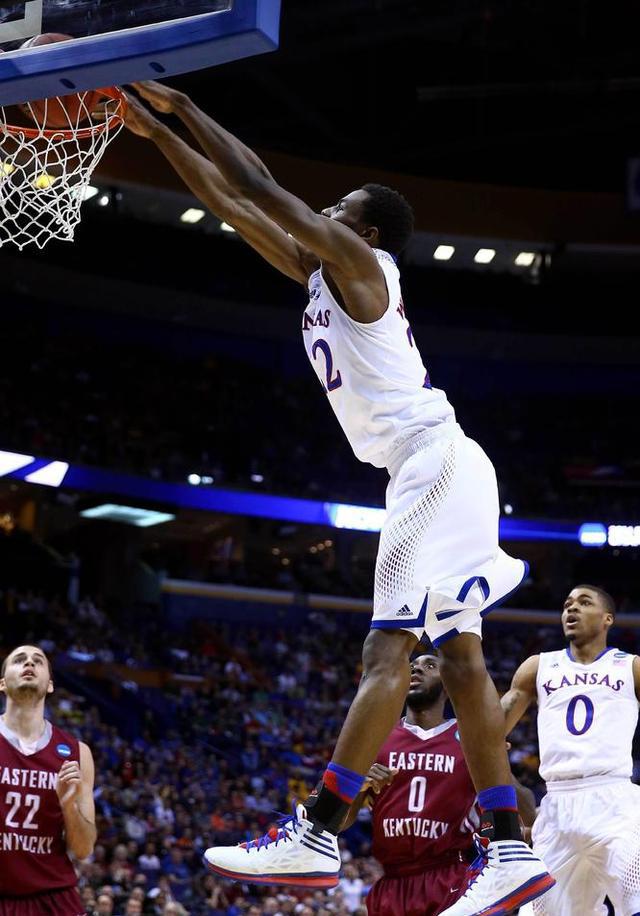 维金斯为什么是状元?看看他的体测数据,保罗和