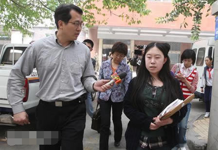 父母的纵容；毁了女儿的一生；还差点让刘德华背黑锅