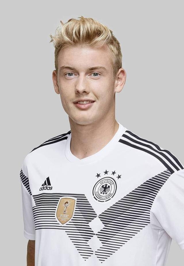 真的猛士,敢于直面惨淡的人生,敢于正视淋漓的