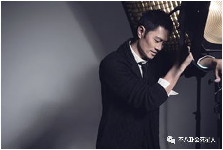 魔吓坏观众,曾陷裸照风波,今55岁与相恋18年女